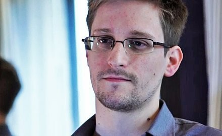 Cựu nhân viên tình báo Mỹ Edward Snowden